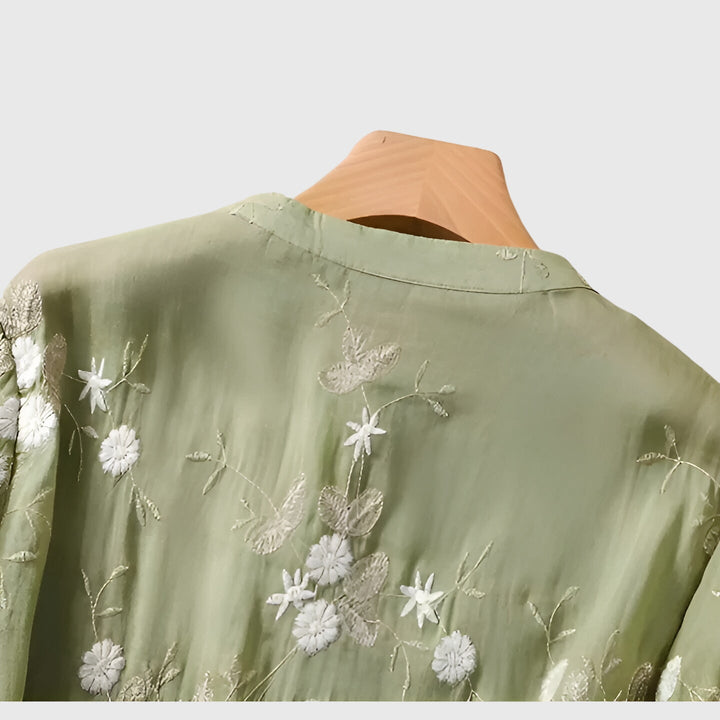 Nellie™ | Elegant Top with Embroidered Flowers
