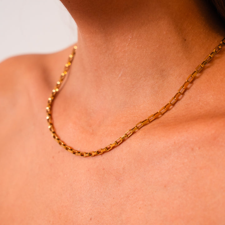 Venna: Elegant and Stylish Accessory