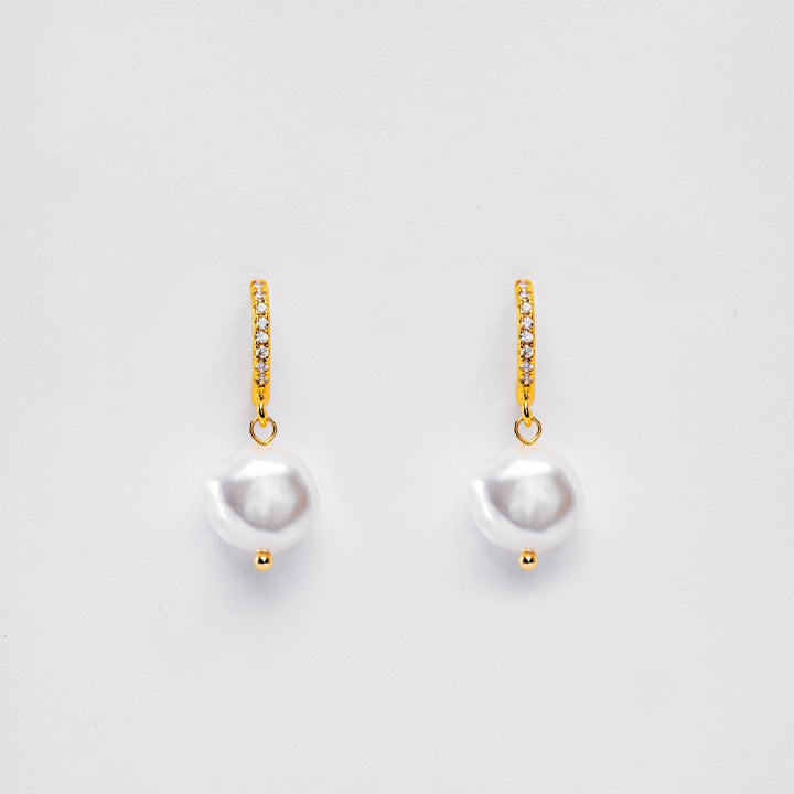 Selena Pearl Earrings