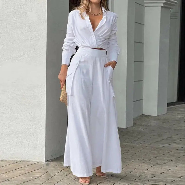 Summer outfit with knotted shirt and high-waisted palazzo pants