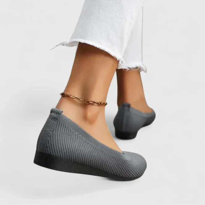 Women's Slip-On Comfort Flat Shoes with Round Toe, Ribbed Textured Upper and Heel Pull Tab