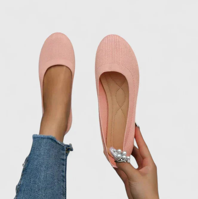 Women's Slip-On Comfort Flat Shoes with Round Toe, Ribbed Textured Upper and Heel Pull Tab